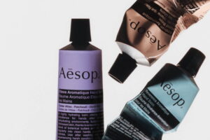 イソップ人気のハンドバームに“高保湿のパープル”が仲間入り、ウッディ＆スパイシーな香り