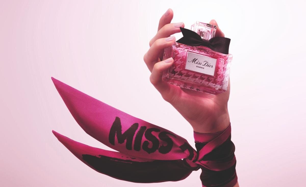「ミス ディオール エッセンス」”ブラックベリー×ジャスミン”の新作フレグランス