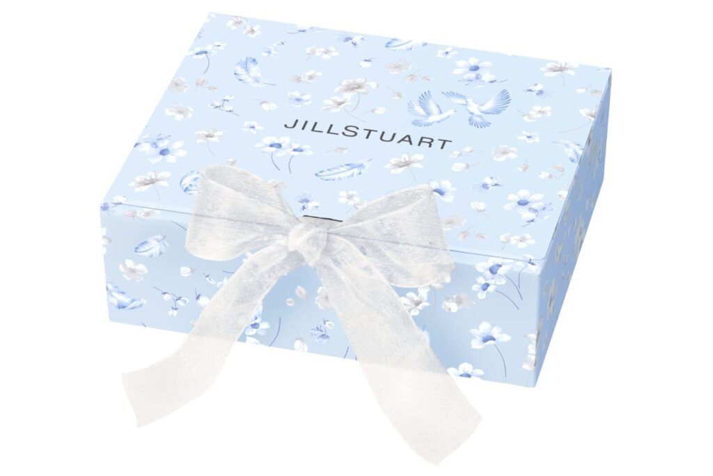 画像に alt 属性が指定されていません。ファイル名: ジルスチュアート-ビューティ「サムシングピュアブルー」13-1-1024x683.jpg