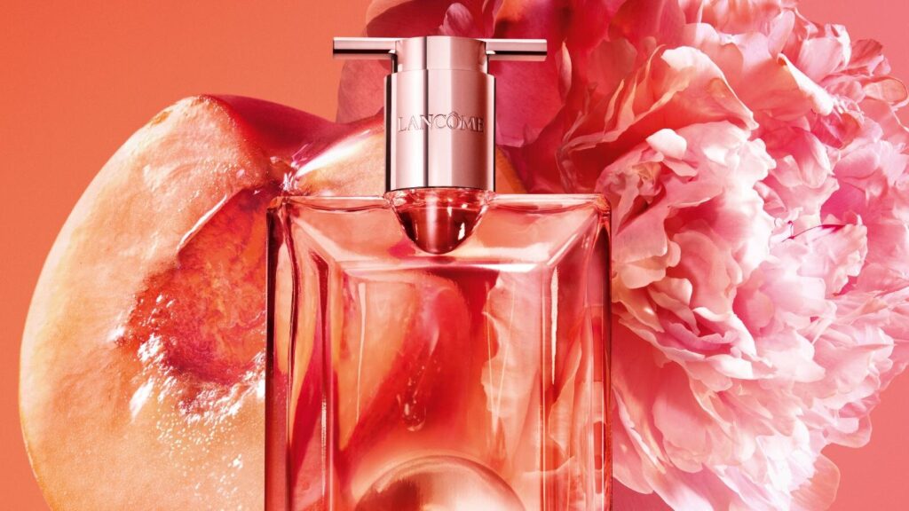 画像に alt 属性が指定されていません。ファイル名: ランコムのアイコン香水「イドル」“もぎたて完熟ピーチ”の香り1-1024x576.jpg
